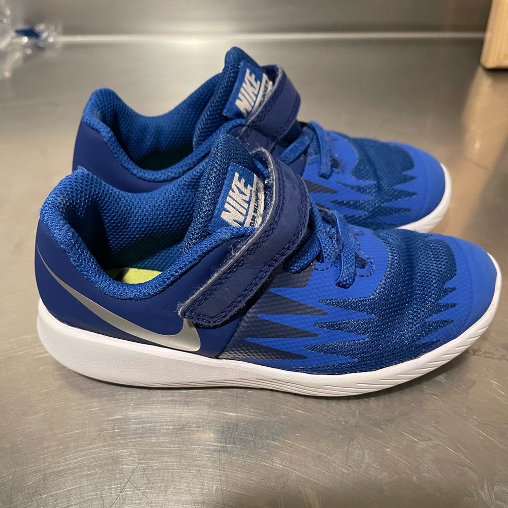 Nike Star Runner Shoes